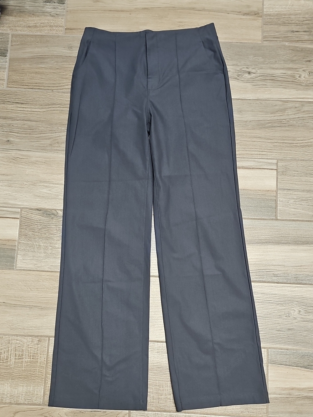 Vuori Womens Dress Pants in Charcoal Gray